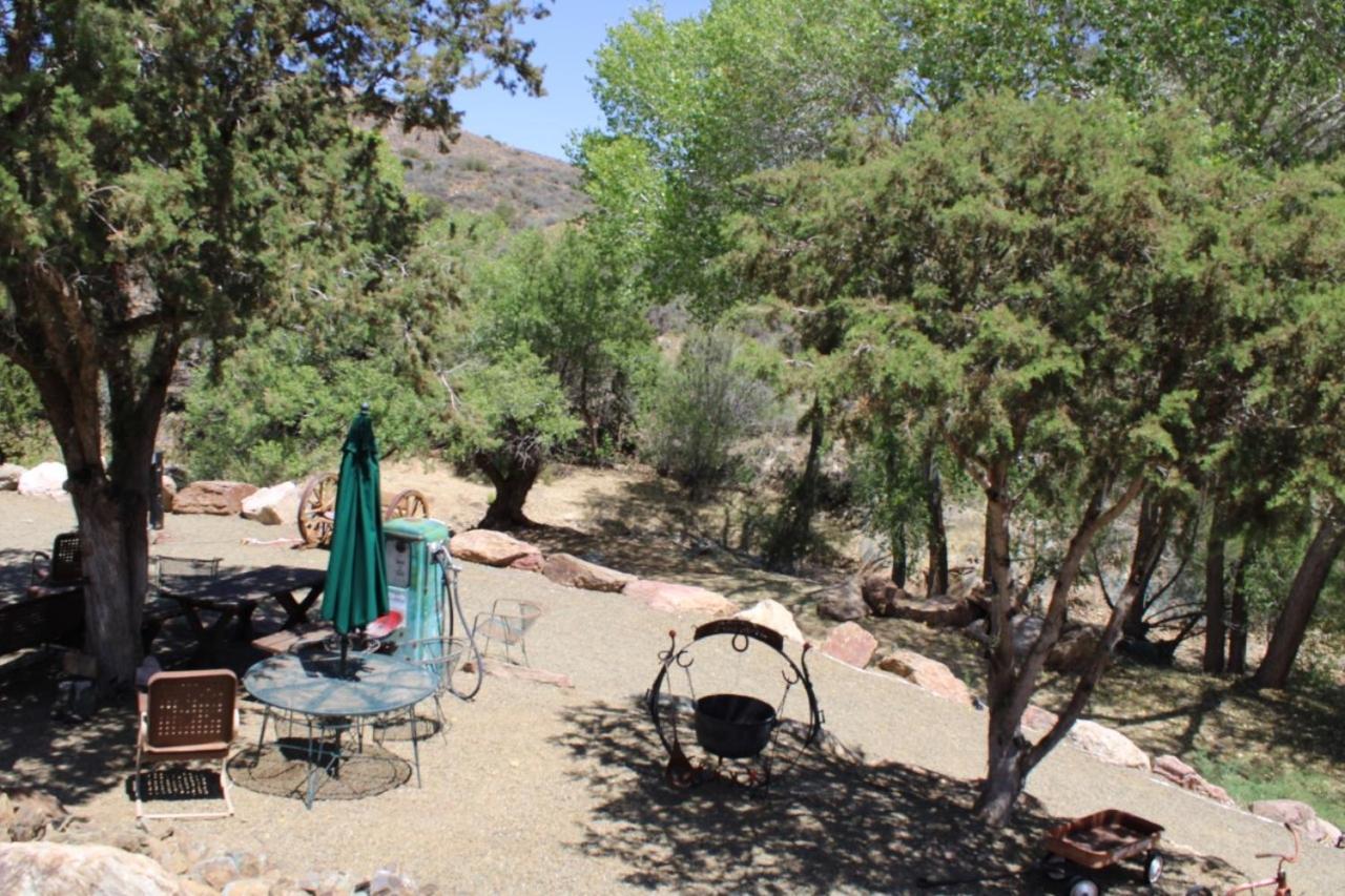Creekside Lodge And Cabins Mayer Esterno foto