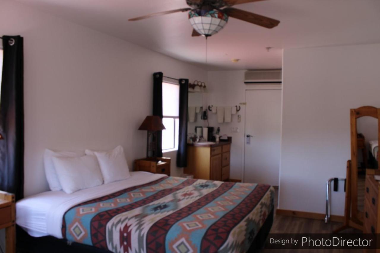 Creekside Lodge And Cabins Mayer Esterno foto
